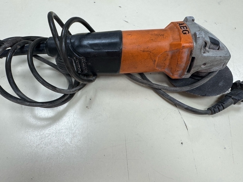 Угловая шлифмашина AEG WS 8-125
