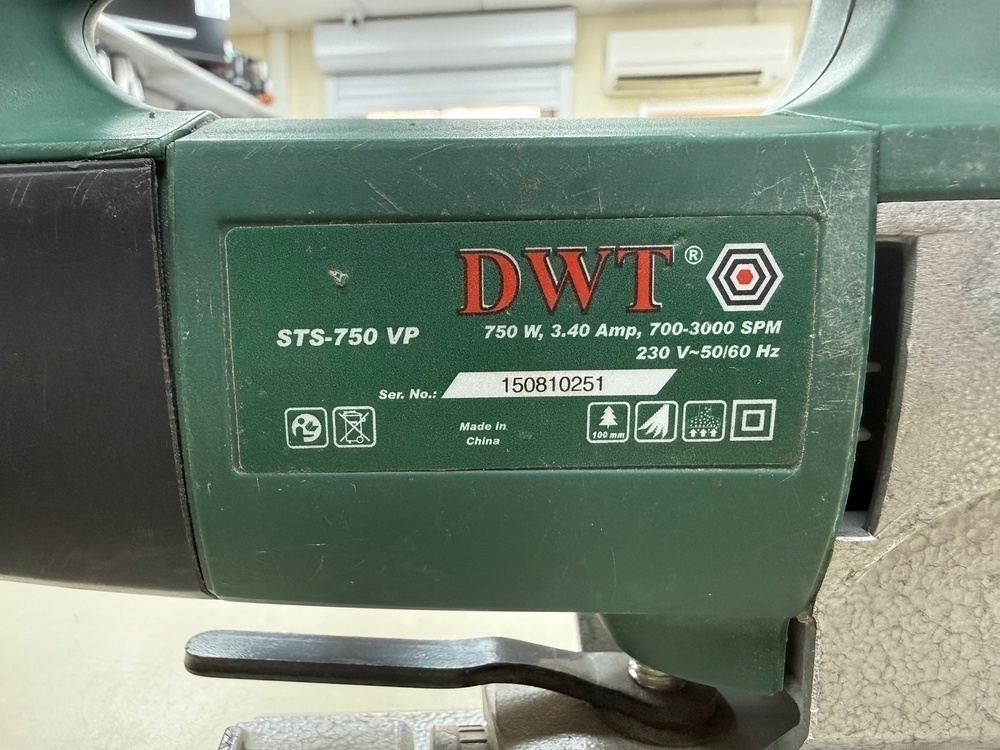 Лобзик DWT STS-750VP