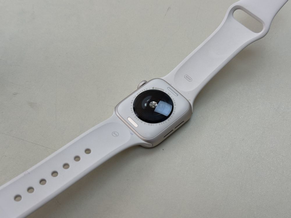 Смарт-часы Apple Watch SE 2025 40mm