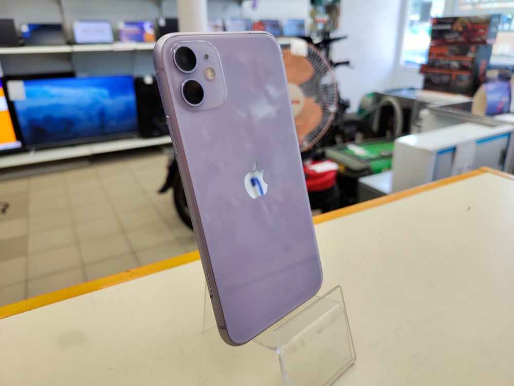 Смартфон Apple iPhone 11 64Gb