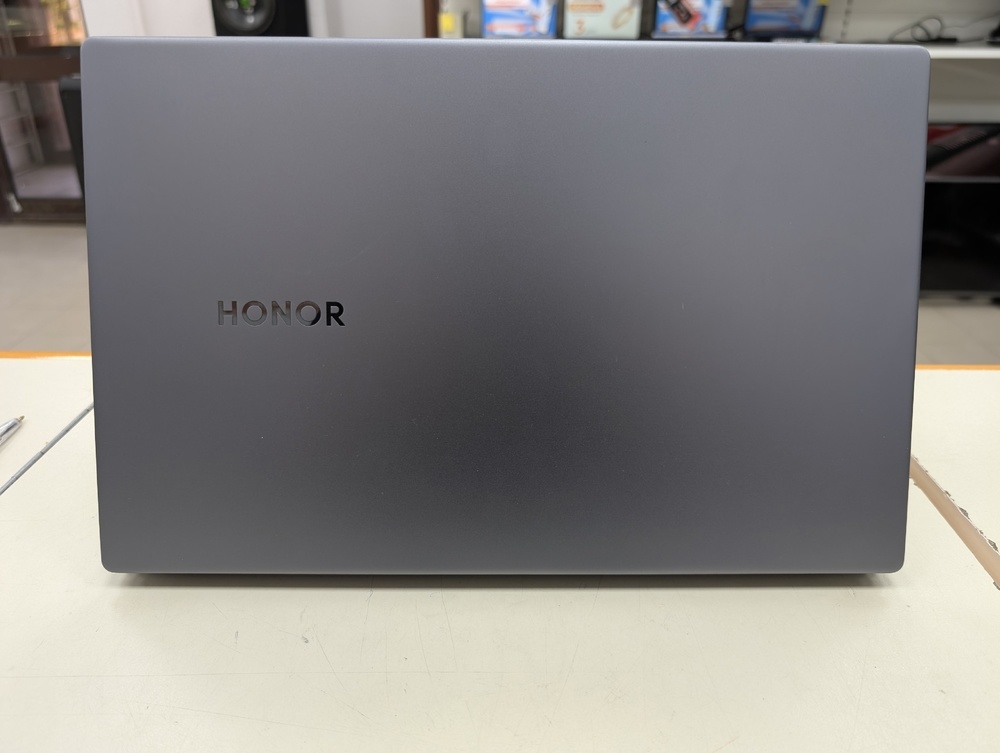 Ноутбук Honor BBR-WAI9; Core i3-10110U,  Intel(R) Graphics, 8 Гб, 250 Гб, Нет