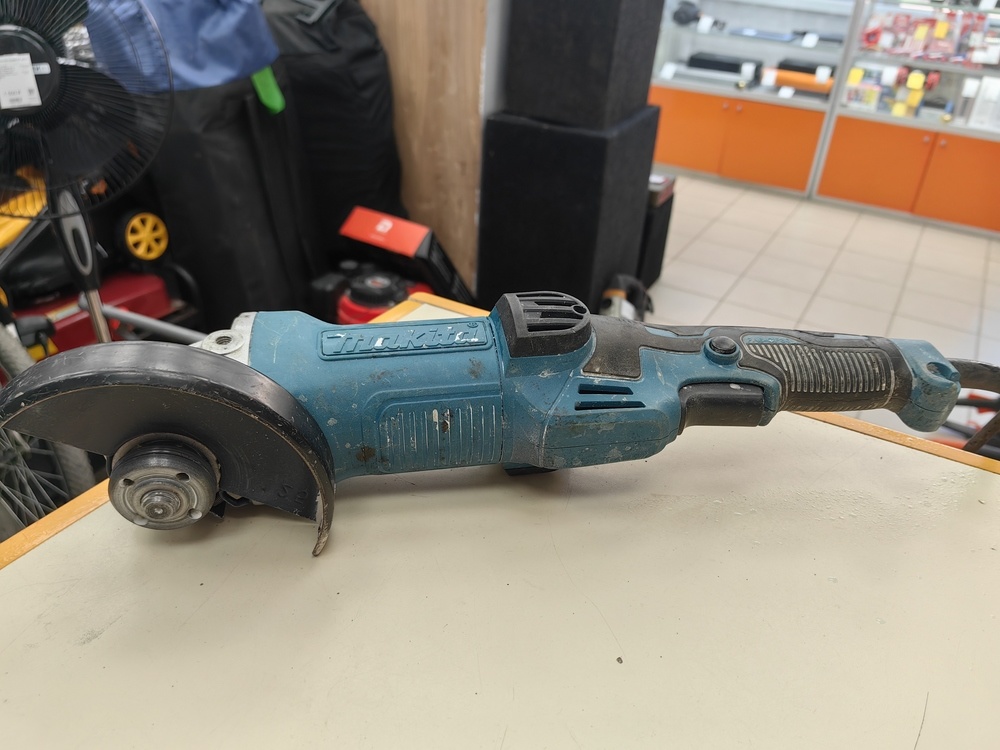 Угловая шлифмашина Makita HR4075