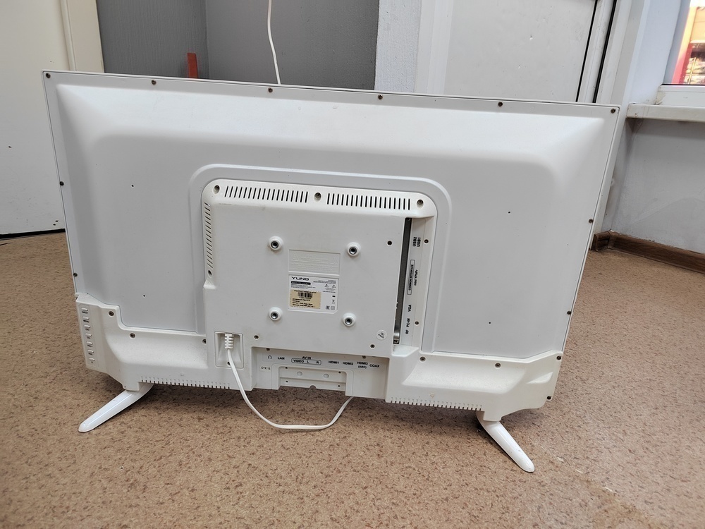 LED Телевизор Yuno ULX-32TCW215