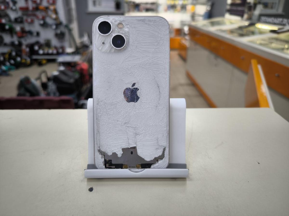 Смартфон Apple iPhone 13 128Gb