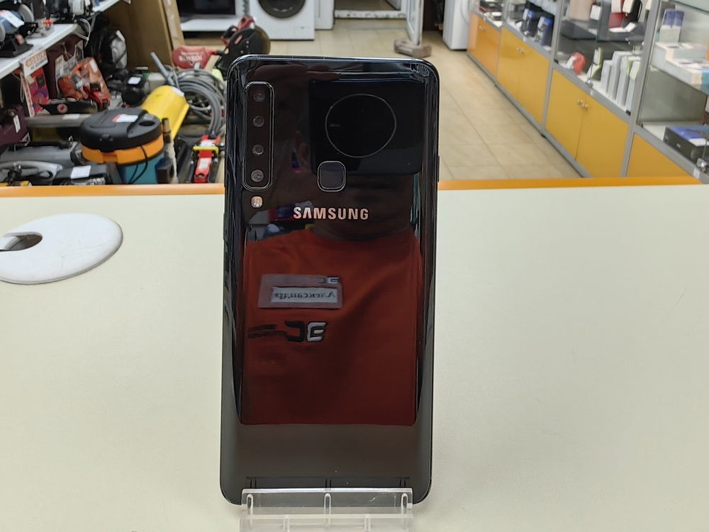 Смартфон Samsung Galaxy A9 (2018) 6/128