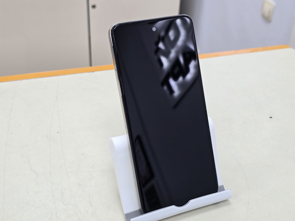 Смартфон Infinix HOT 40i 8/256