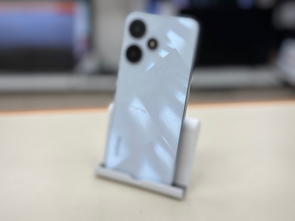 Смартфон Infinix HOT 30i 8/128