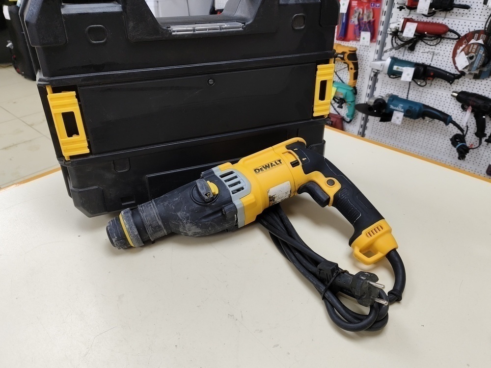Перфоратор Dewalt D25143K