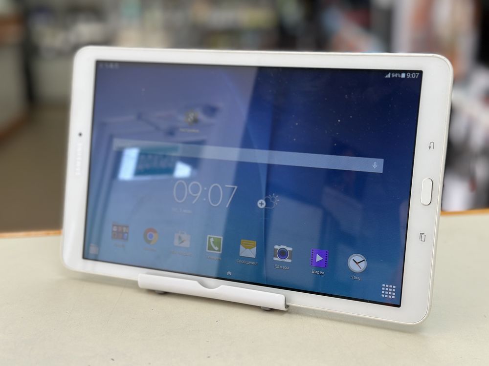 Планшет Samsung SM-T561