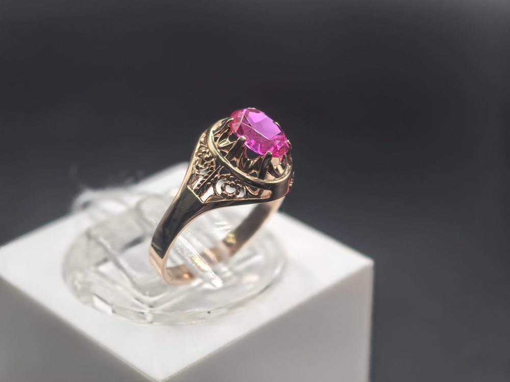 КОЛКМ585 КОЛЬЦО С КАМНЕМ (Au 585)