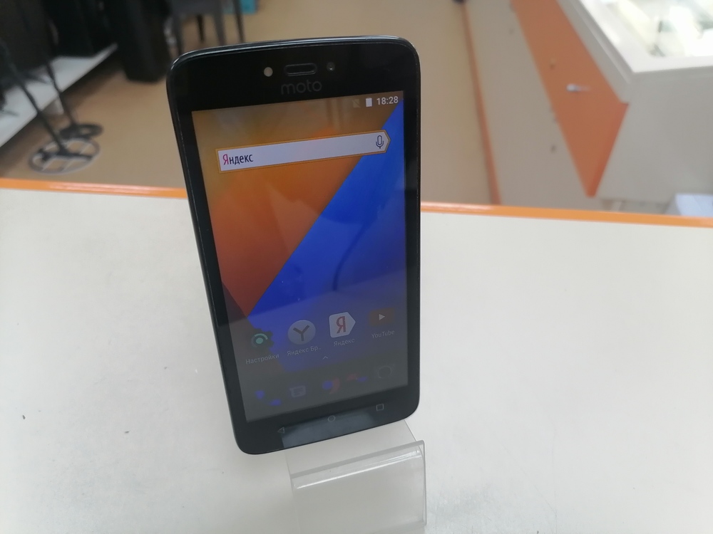 Смартфон Motorola Moto C
