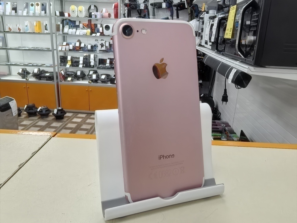 Смартфон Apple iPhone 7 32Gb