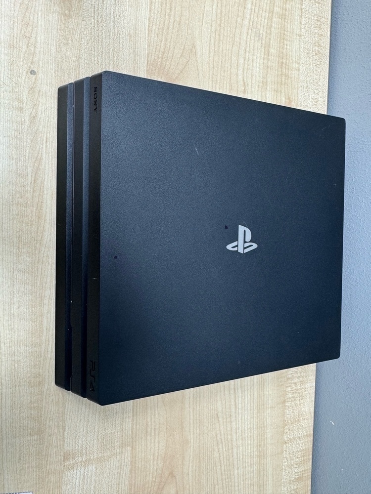 Игровая приставка PlayStation 4 Pro 1Tb