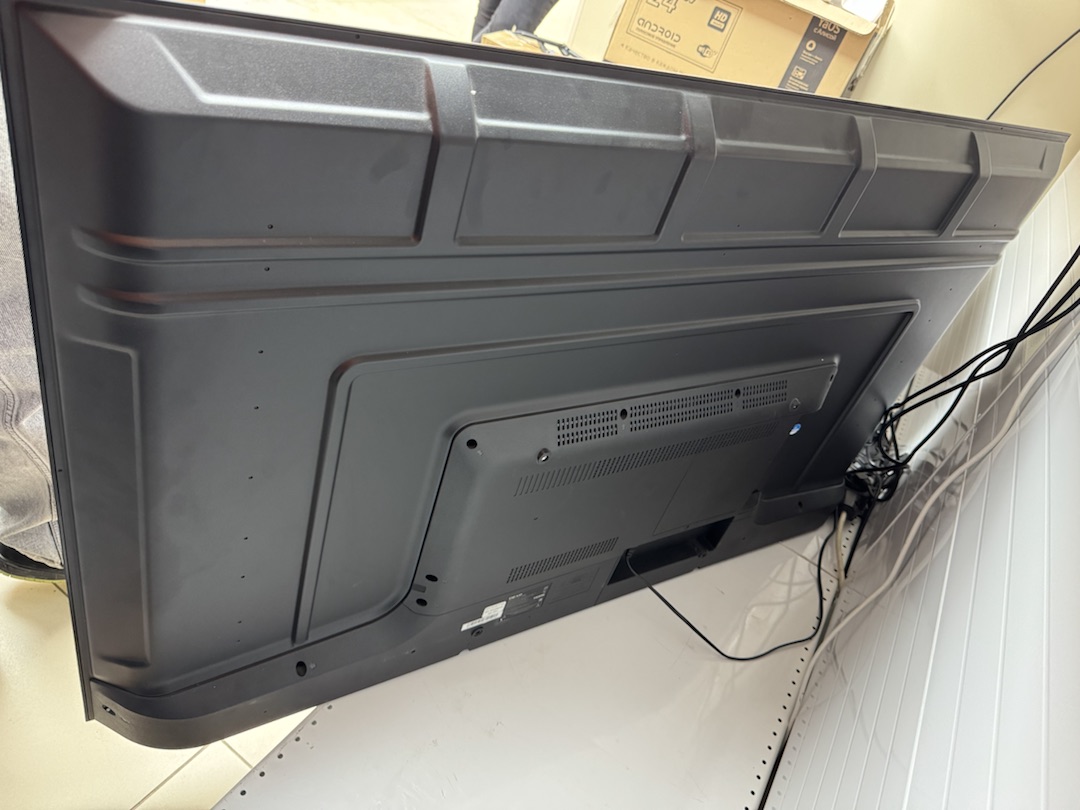 LED Телевизор Dexp 55UHG1