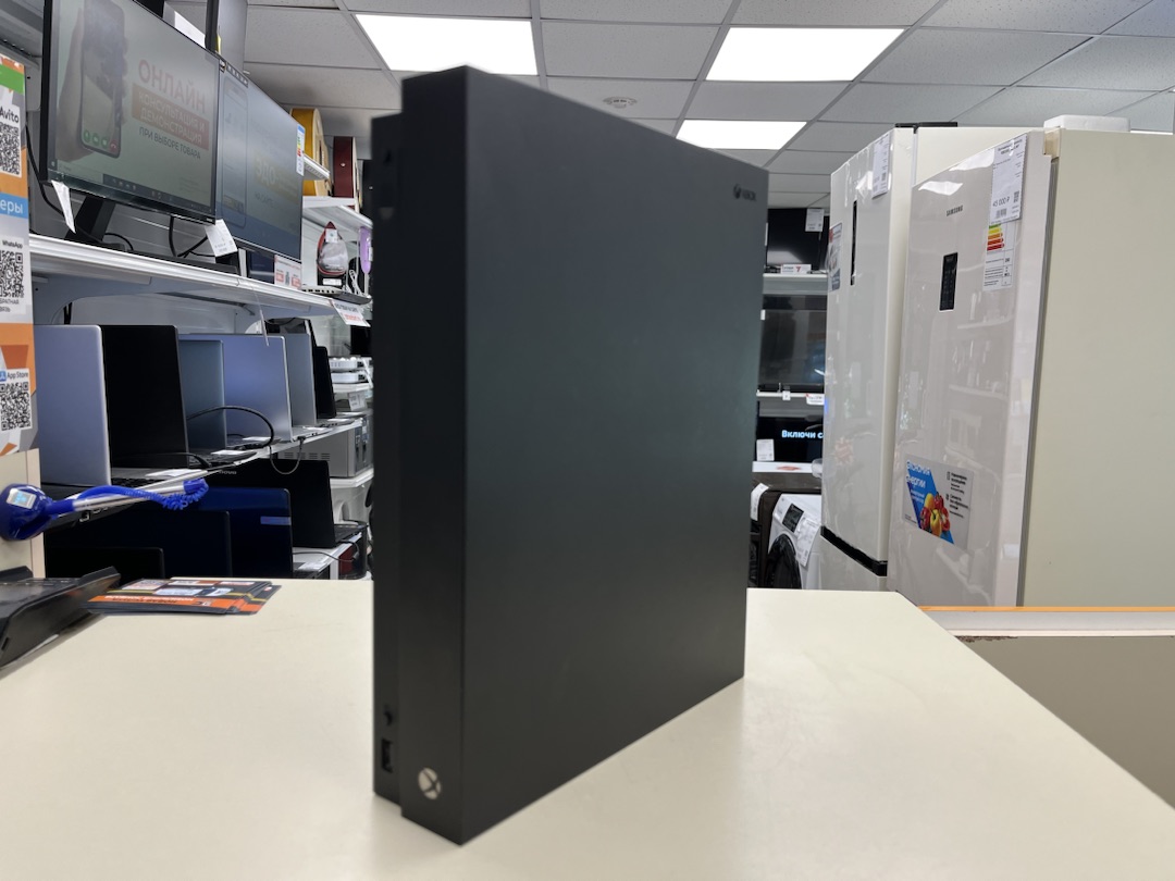 Игровая приставка Xbox One X 1Tb