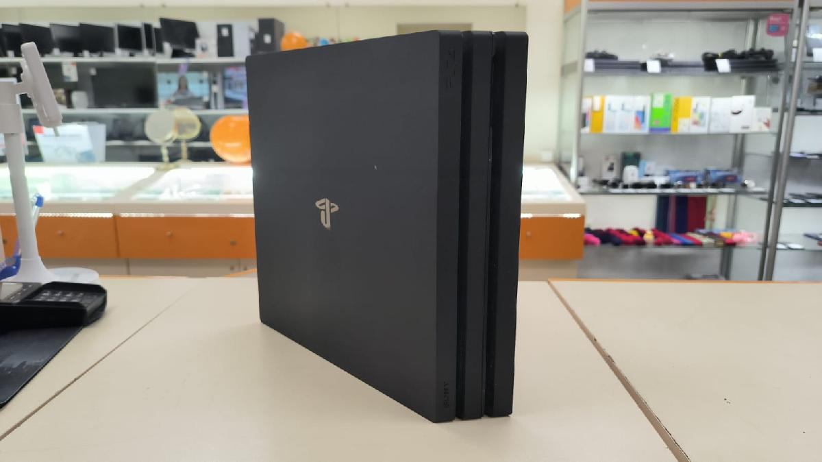 Игровая приставка PlayStation 4 Pro 1Tb