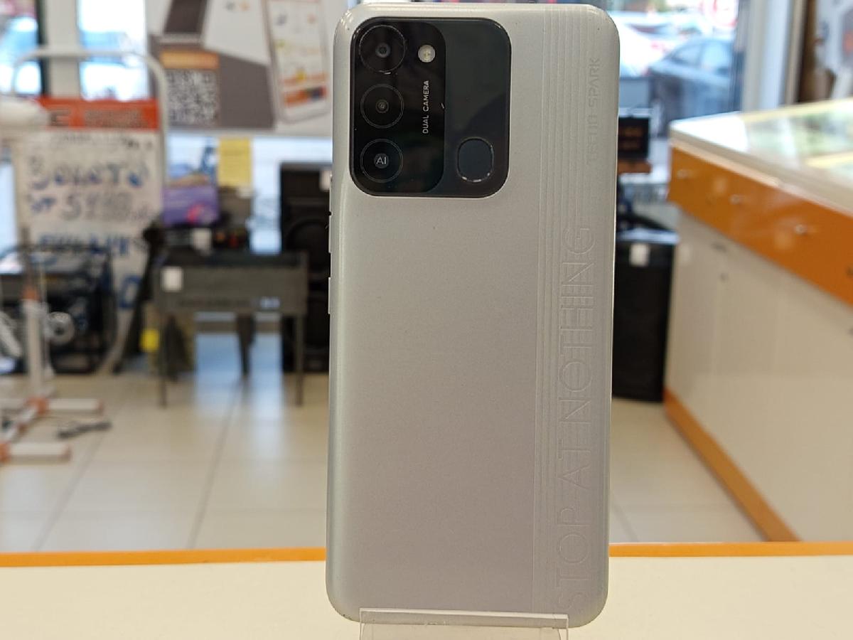Смартфон Tecno Spark 8C 4/64