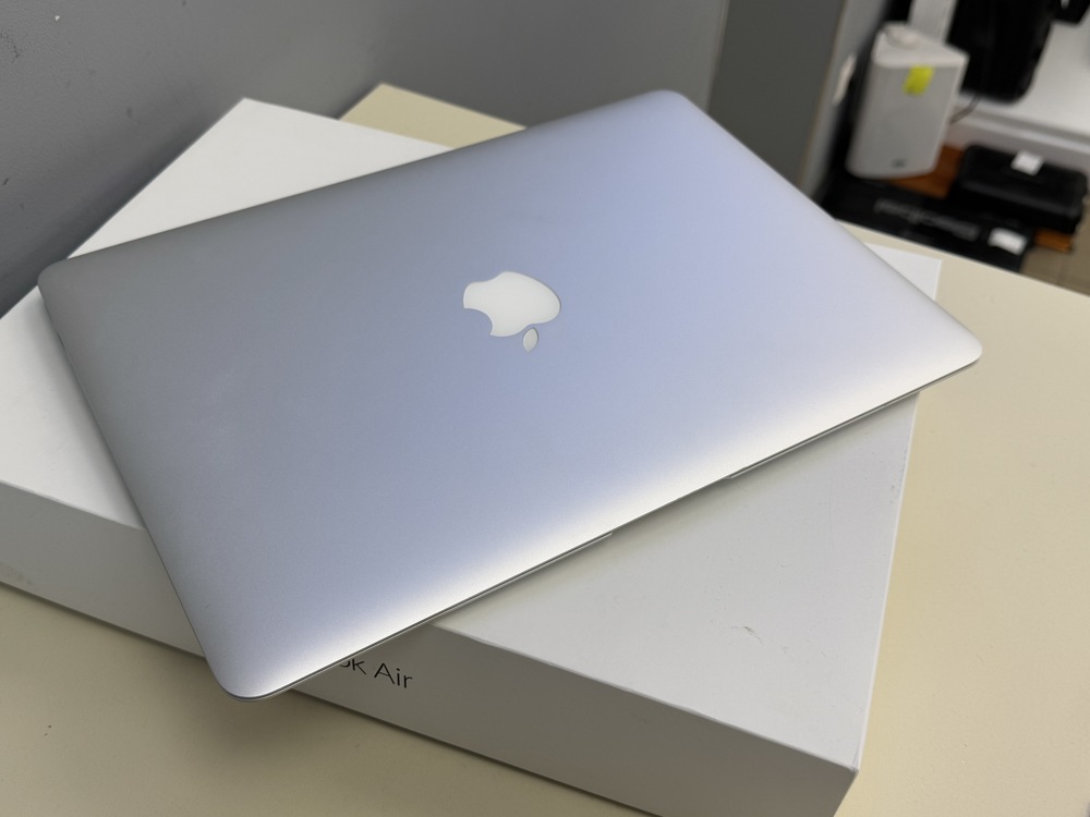 Ноутбук Apple Macbook Air 13 (2017)