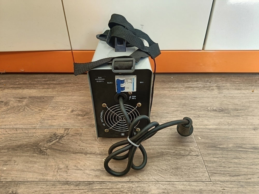 Сварочный аппарат Интерскол ИСА 250 10/6