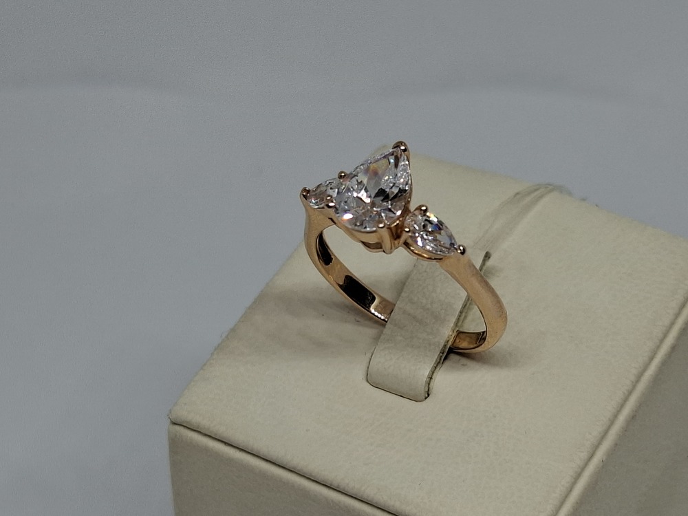 КОЛЬЦО С КАМНЯМИ (Au 585)