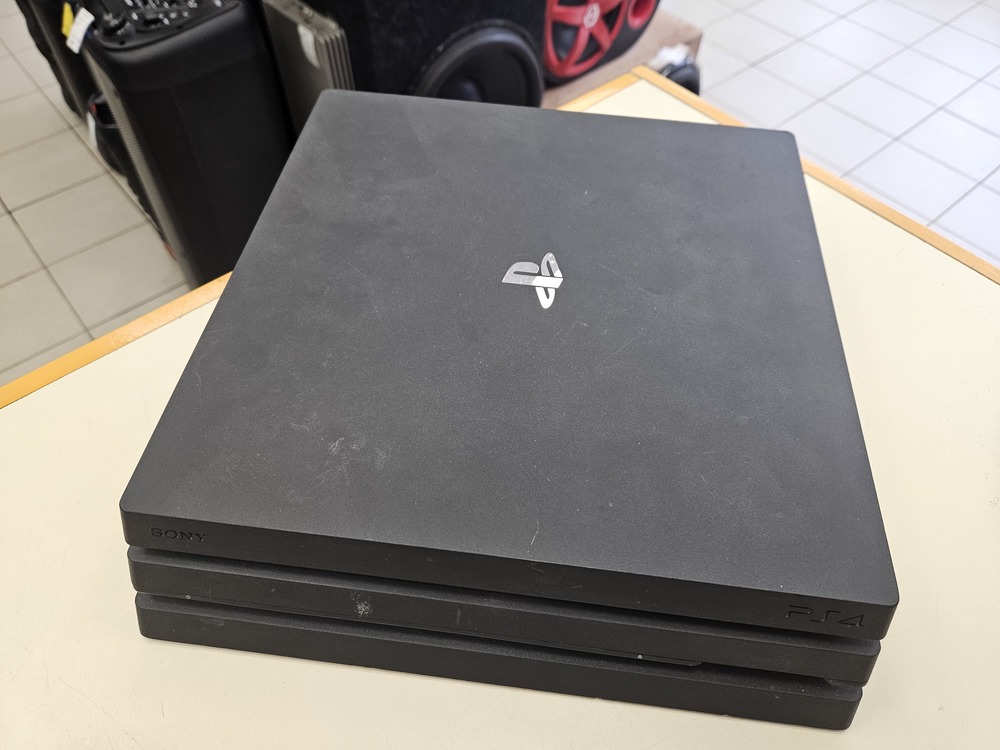 Игровая приставка PlayStation 4 Pro 1Tb