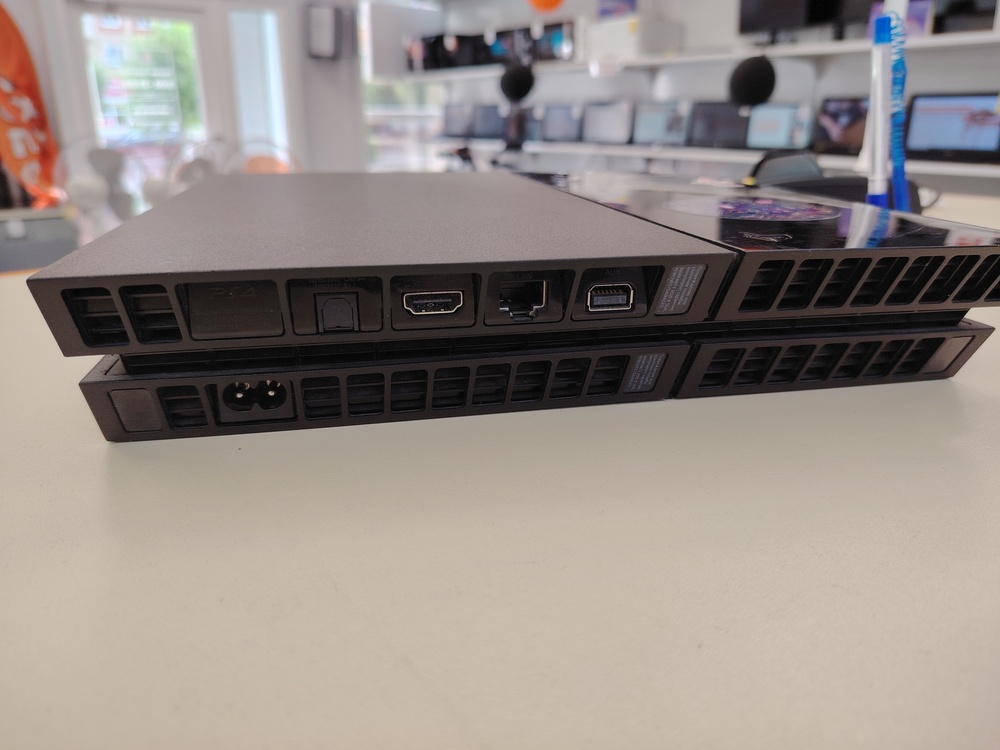 Игровая приставка PlayStation 4 FAT 500GB
