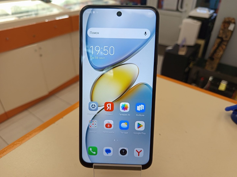 Смартфон Tecno Spark Go1