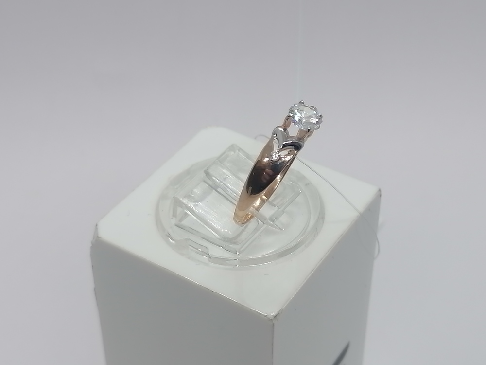 КОЛЬЦО С КАМНЯМИ (Au 585)