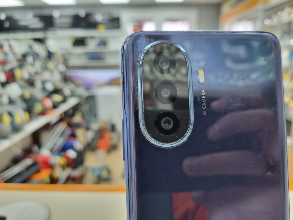 Смартфон Huawei Y70 4/64Gb