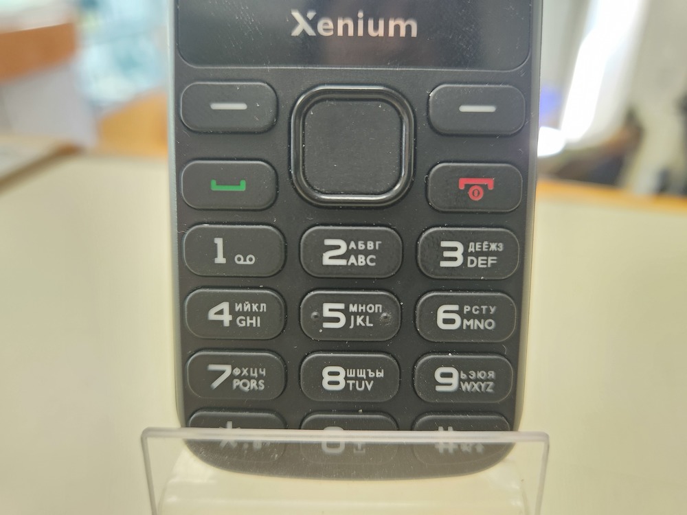 Мобильный телефон Philips X170