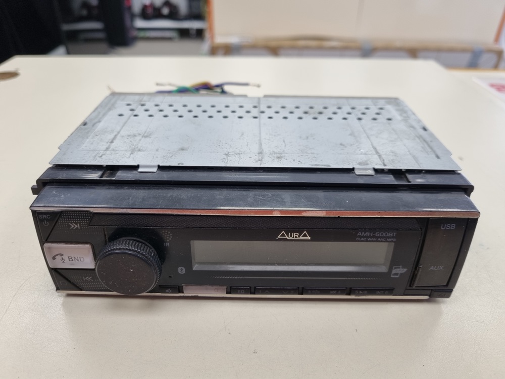 Автомагнитола Aura AMH-600BT