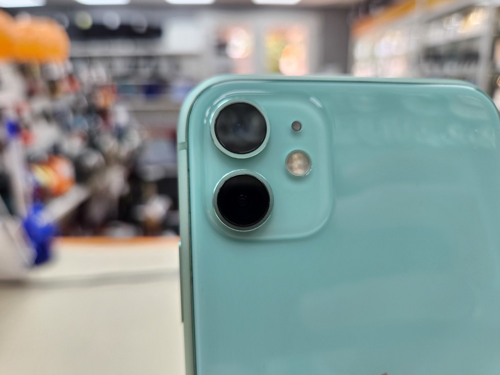 Смартфон Apple iPhone 11 128Gb