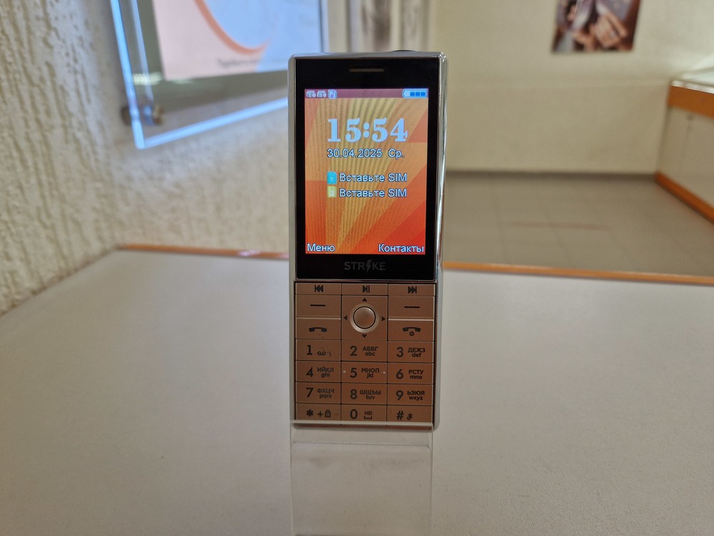 Смартфон Strike M30