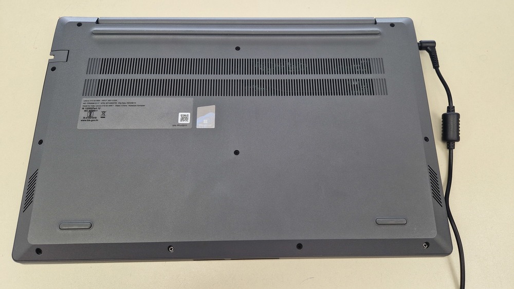 Ноутбук Lenovo v15 g4 amn; Ryzen 3 7320, Radeon 610M, 8 Гб, 480 Гб, Нет