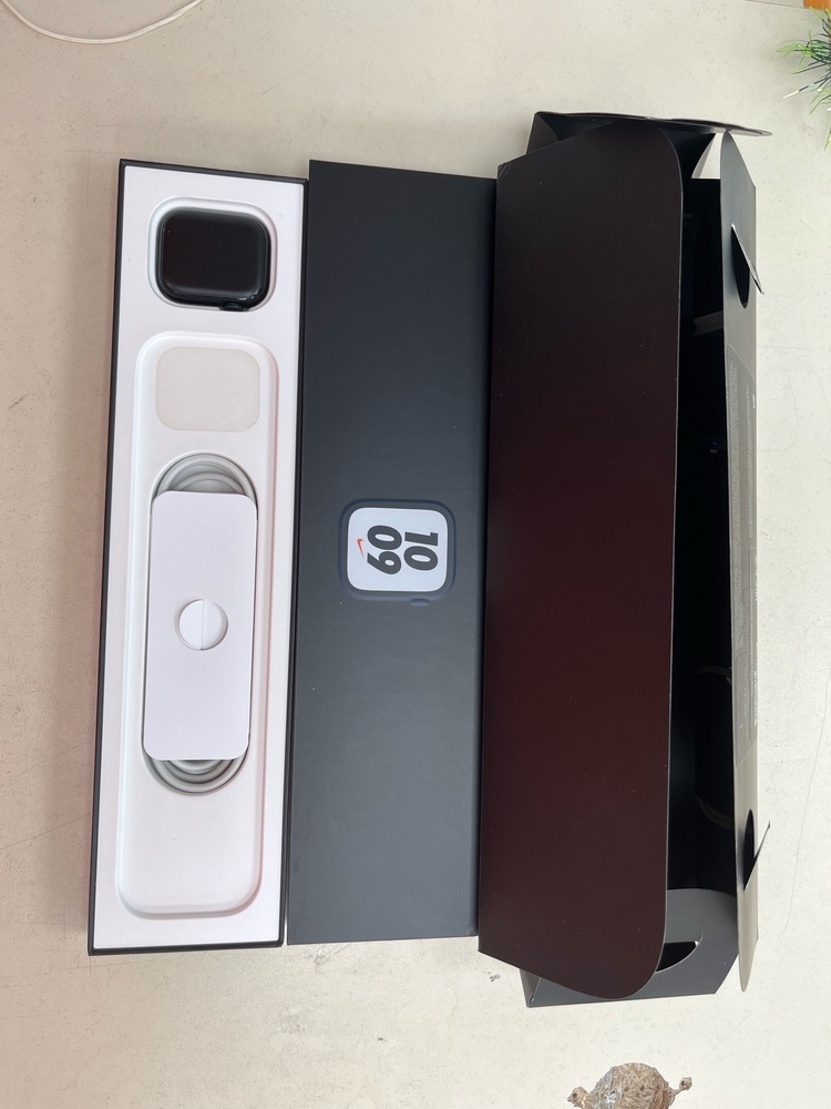 Смарт-часы Apple Watch Series 7 41mm