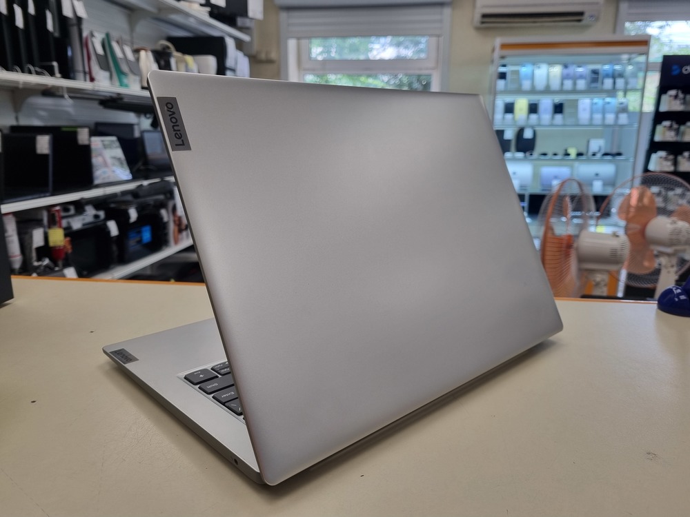Ноутбук Lenovo 14AST-05; A4-9120, Radeon R3 series, 4 Гб, 64 Гб, Нет