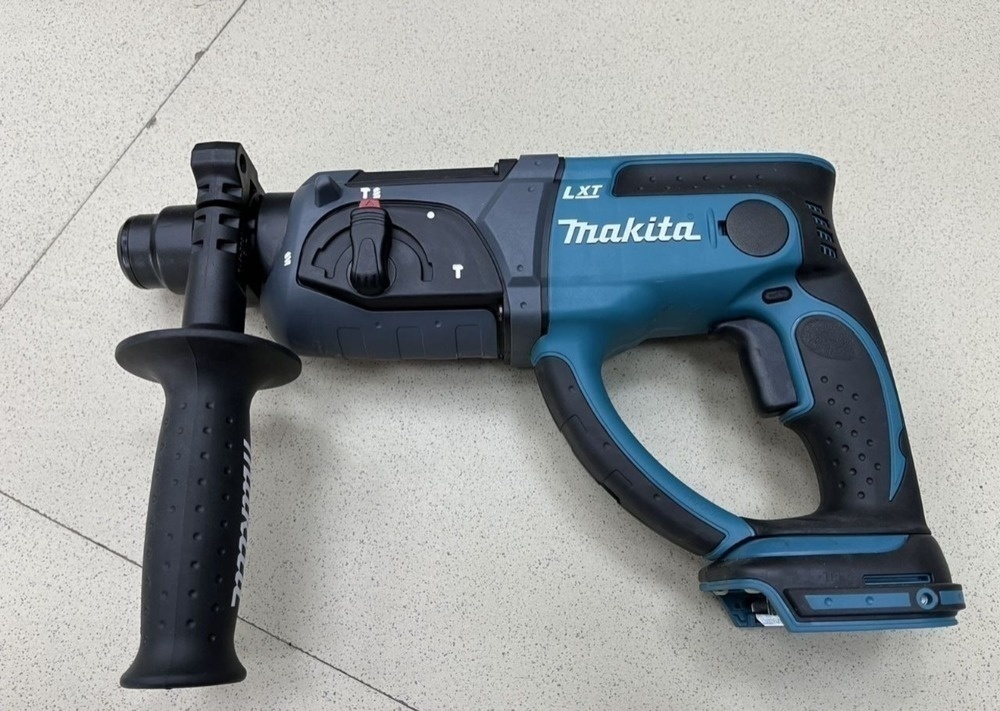 Перфоратор Makita DHR202;