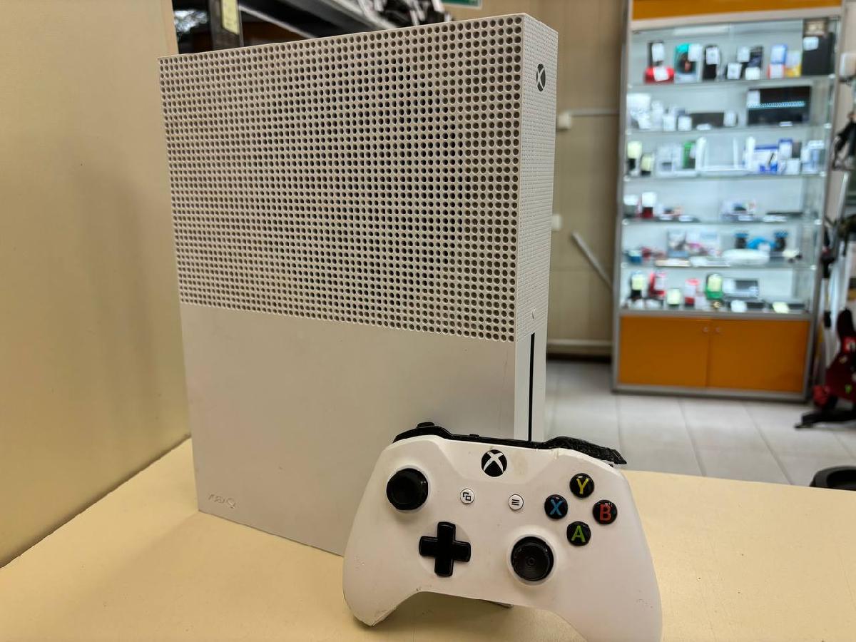 Игровая приставка Xbox One S 1TB