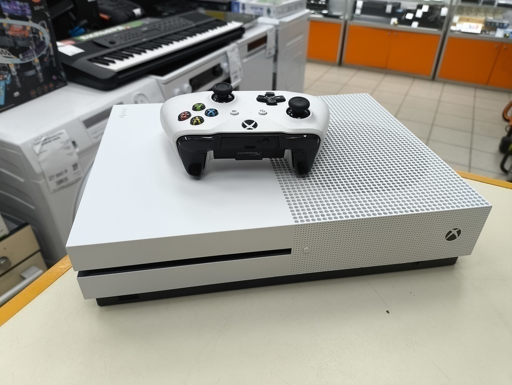 Игровая приставка Xbox One S 1TB Игровая приставка Xbox One S 1TB
