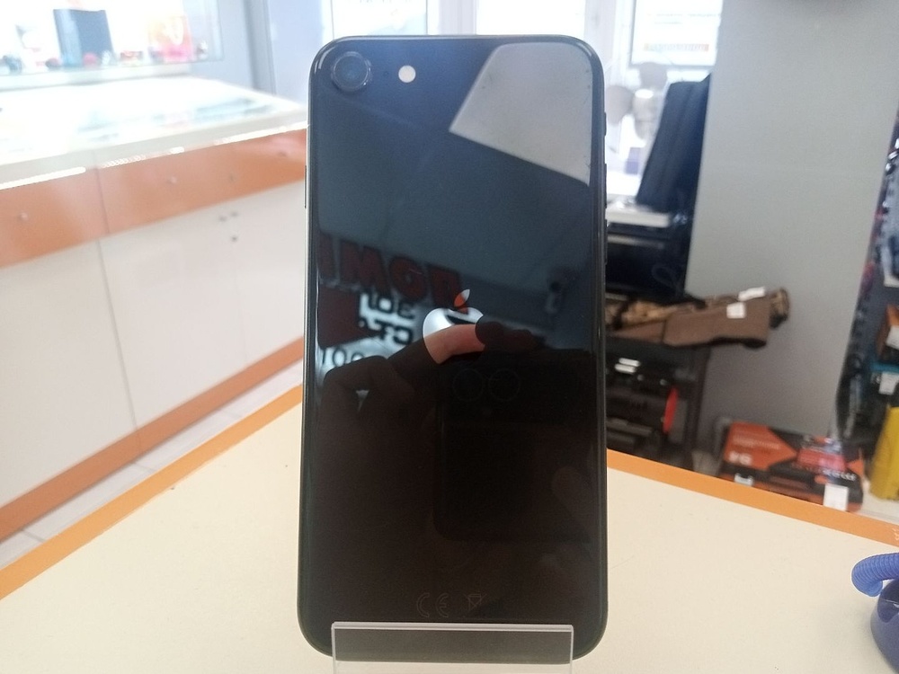Смартфон Apple iPhone SE 2020 64Gb