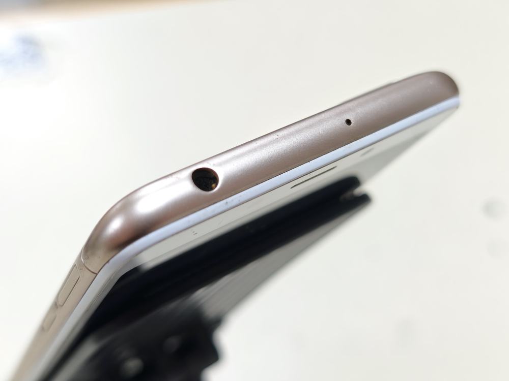 Смартфон Xiaomi Redmi 6A 2/16