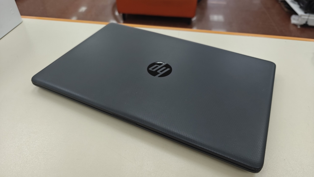 Ноутбук HP 15s-eq0056ur; Ryzen 5 3500U, Radeon Vega 8, 8 Гб, 256 Гб, Нет
