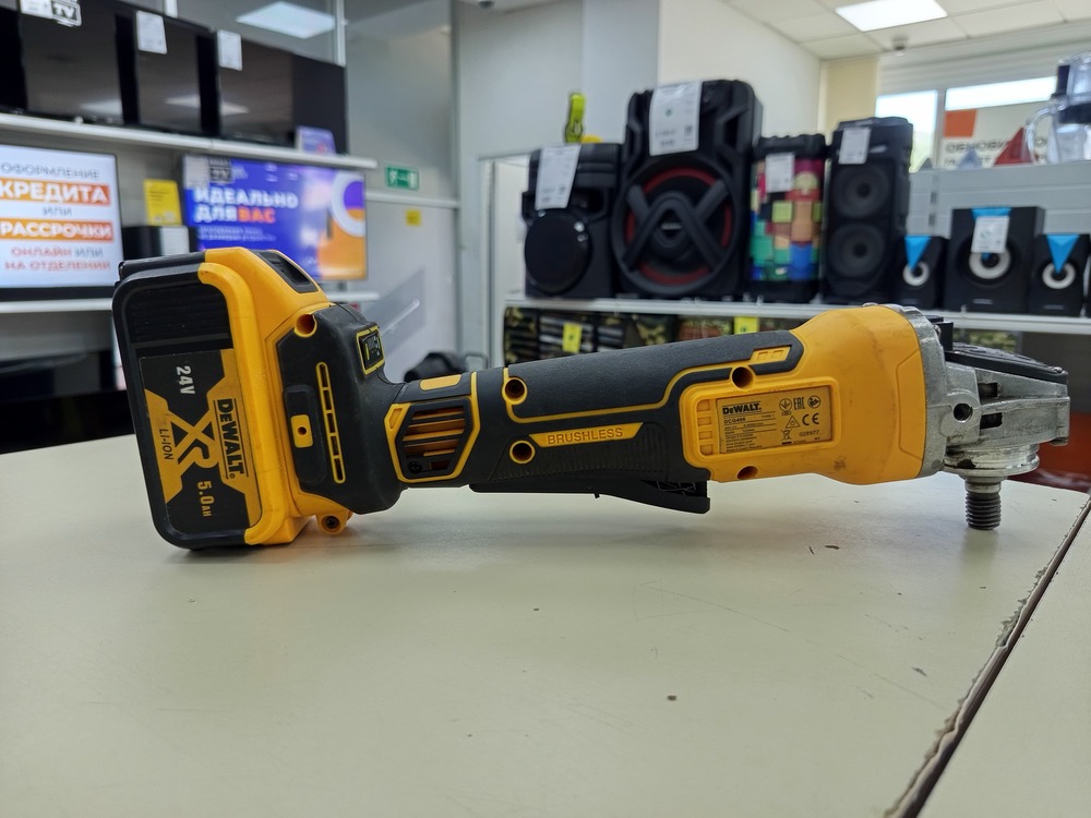 Угловая шлифмашина Dewalt DCG406
