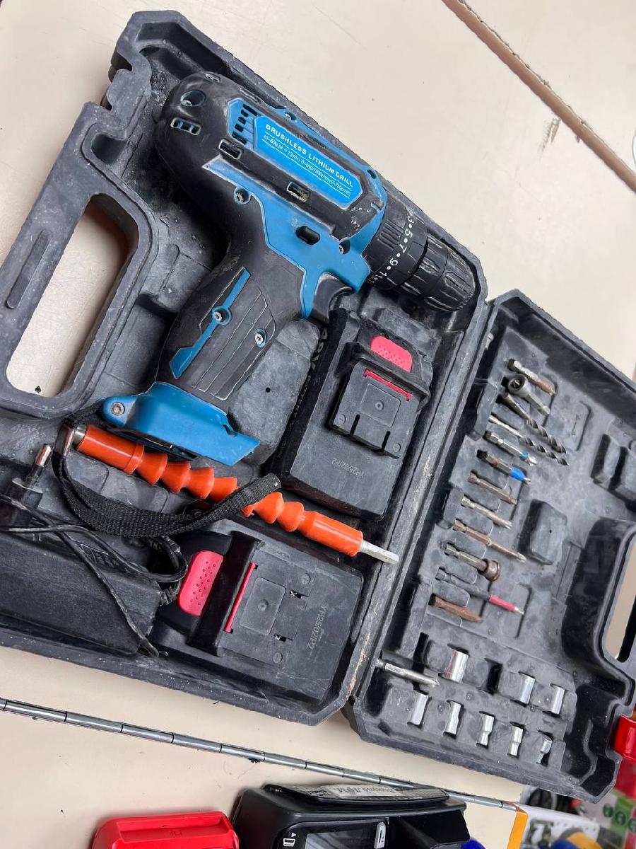 Шуруповерт Makita NO Name;