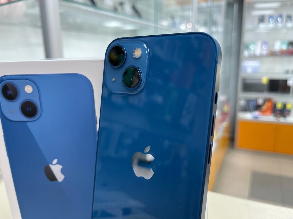 Смартфон Apple iPhone 13 128Gb