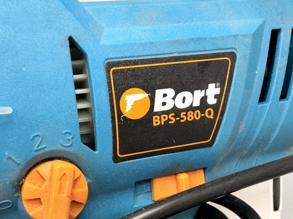 Лобзик Bort BPS-580Q