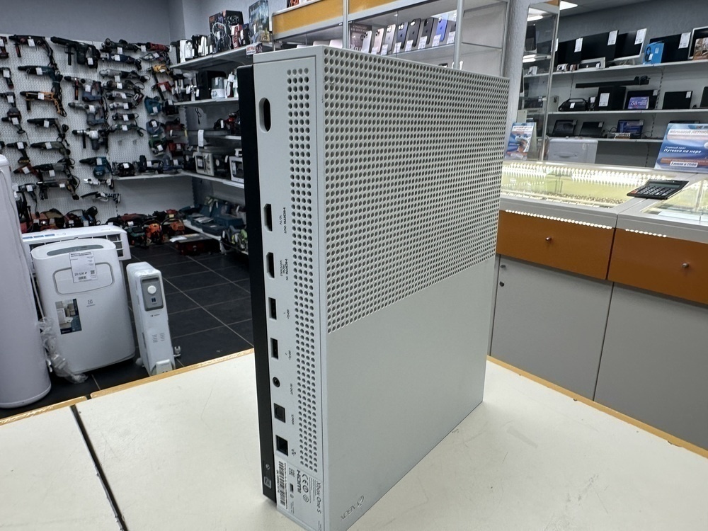 Игровая приставка Xbox One S 1TB