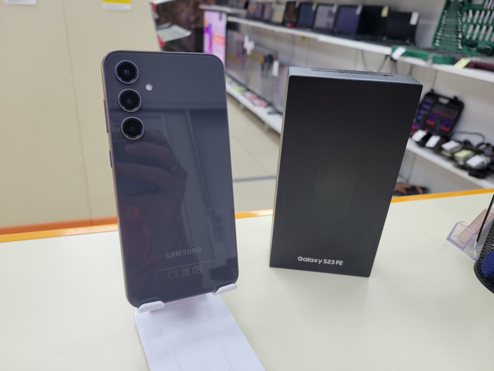 Смартфон Samsung Galaxy S23 FE 8/256