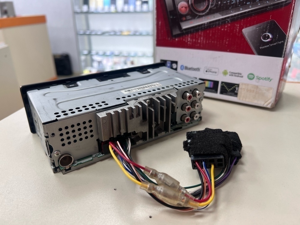 Автомагнитола Pioneer MVH-S520BT