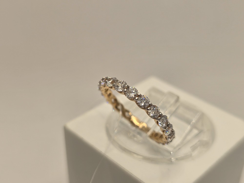 КОЛЬЦО С КАМНЯМИ (Au 585)